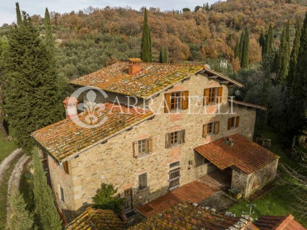 casa indipendente in vendita a Reggello