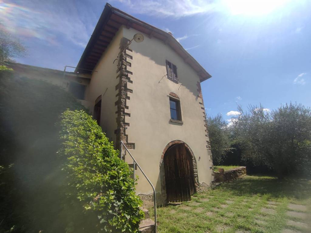 casale in vendita a Reggello