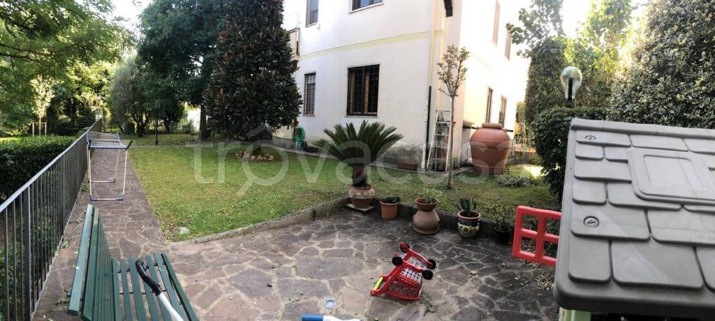 appartamento in vendita a Reggello in zona Ciliegi