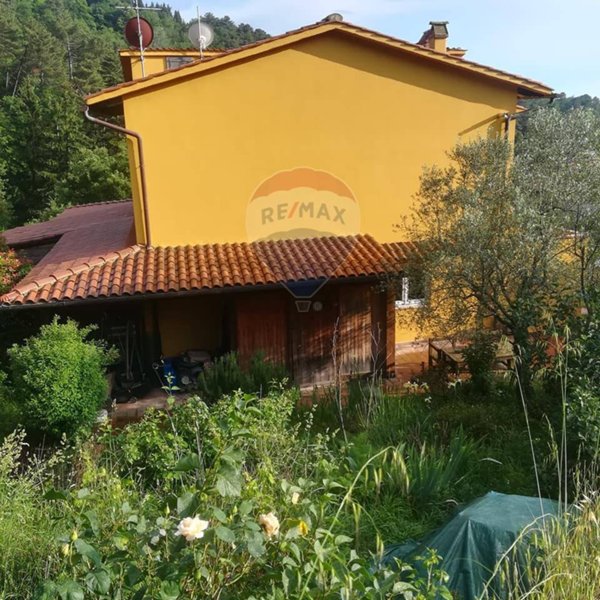 casa indipendente in vendita a Reggello