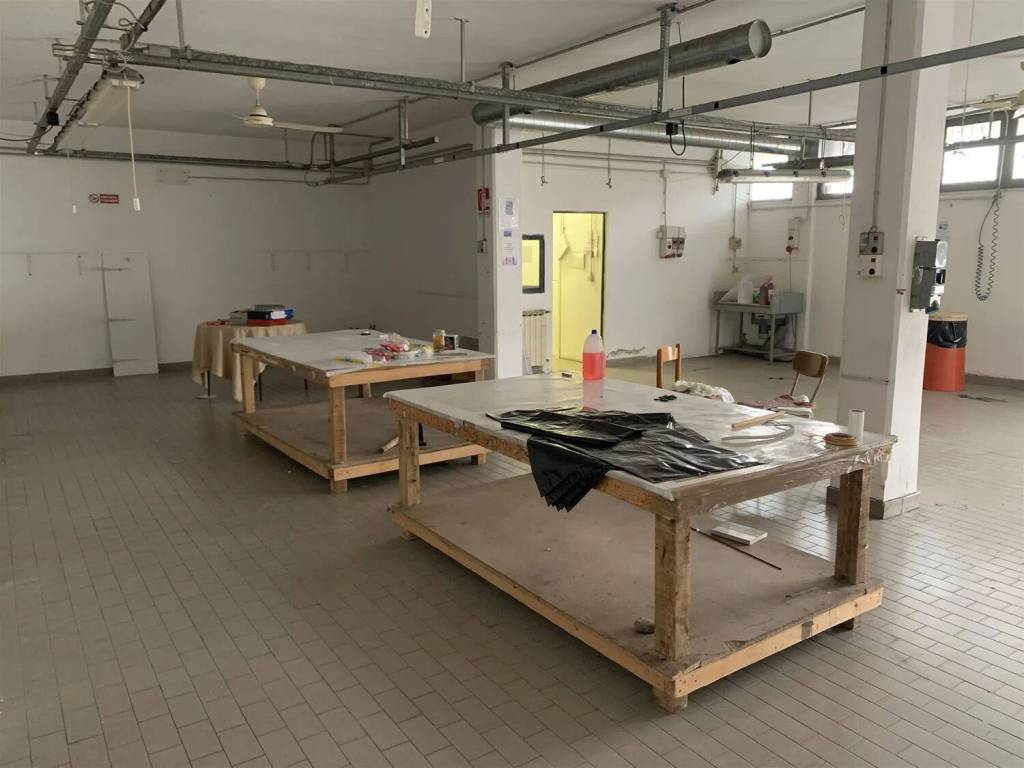 locale commerciale in vendita a Reggello in zona Matassino