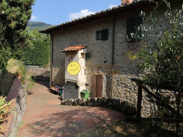 casa indipendente in vendita a Reggello in zona Pietrapiana