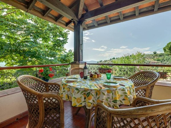 casa indipendente in vendita a Reggello