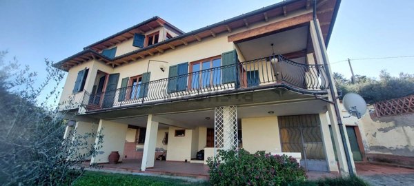 casa indipendente in vendita a Reggello