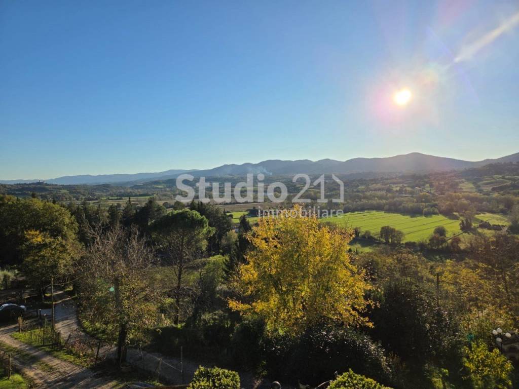 casa indipendente in vendita a Reggello in zona Leccio