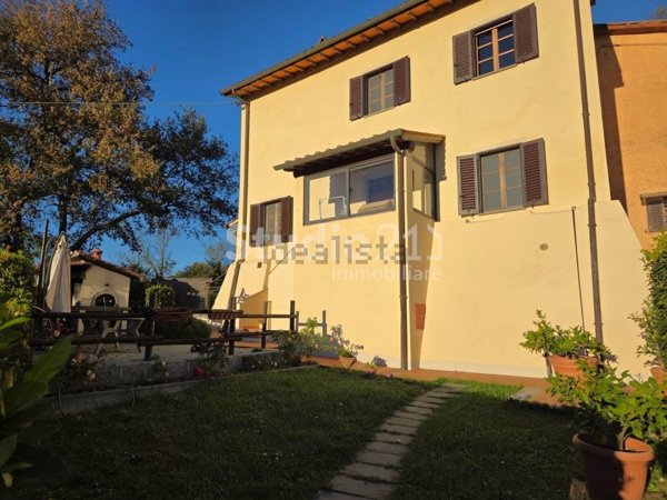 casa indipendente in vendita a Reggello in zona Leccio