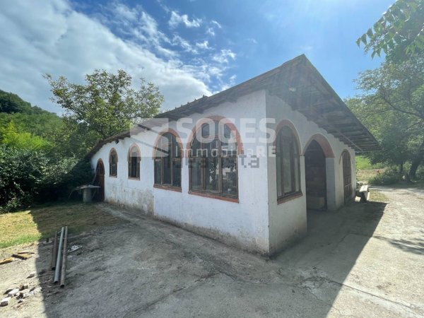 casale in vendita a Reggello in zona Leccio