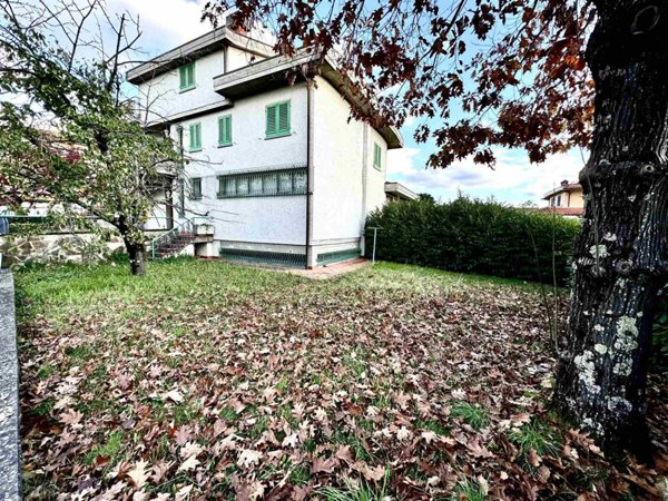 casa indipendente in vendita a Reggello