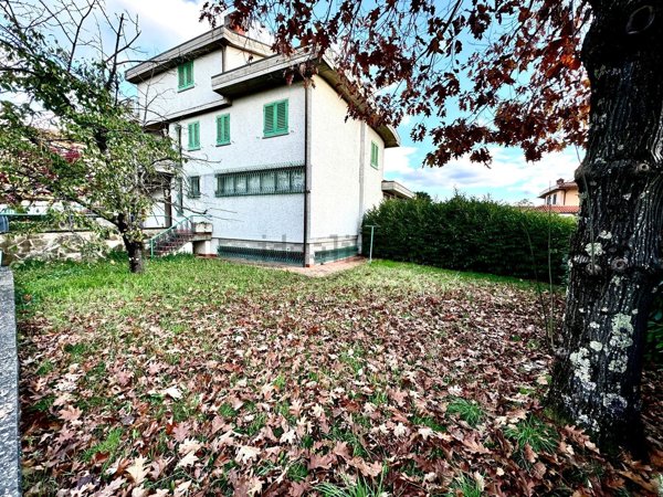 casa indipendente in vendita a Reggello
