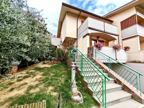 casa indipendente in vendita a Reggello in zona Ciliegi