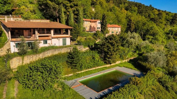 casale in vendita a Reggello