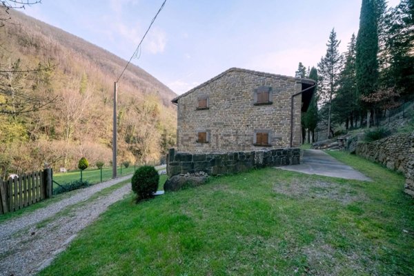 casa indipendente in vendita a Reggello