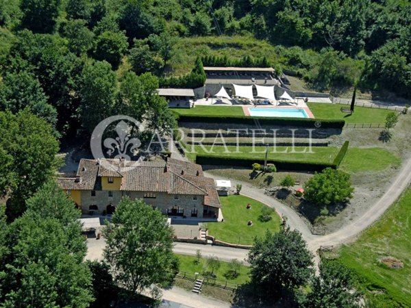 casa indipendente in vendita a Reggello