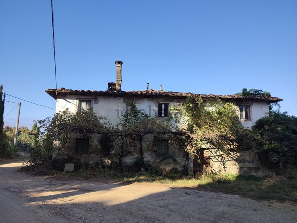 casale in vendita a Reggello