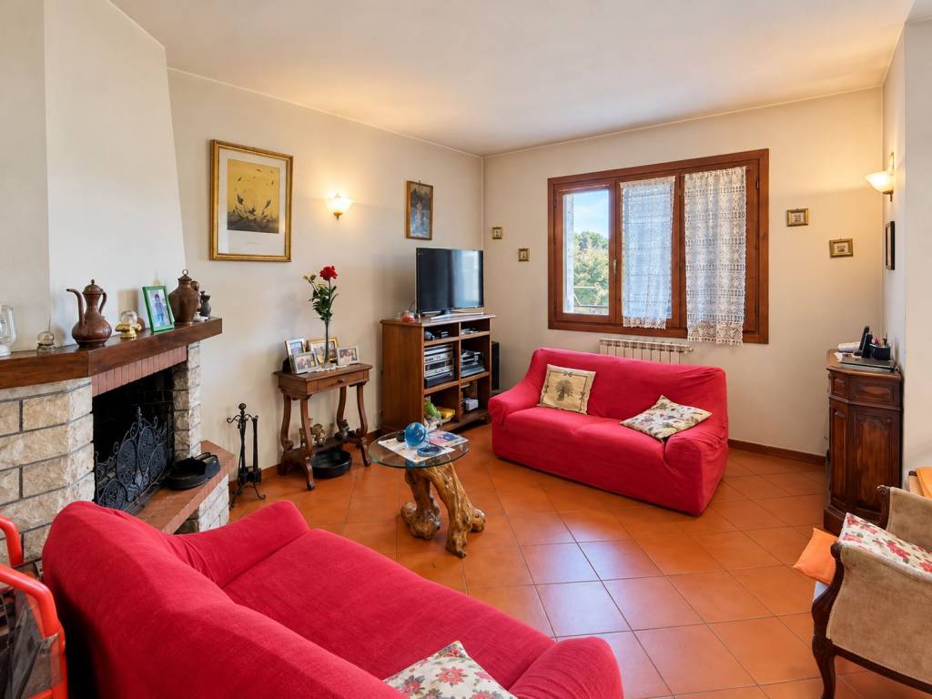 casa indipendente in vendita a Reggello in zona Tosi