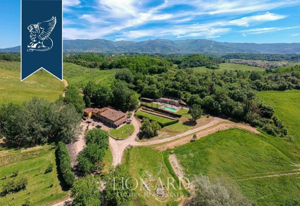 casa indipendente in vendita a Reggello