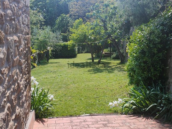 casale in vendita a Reggello