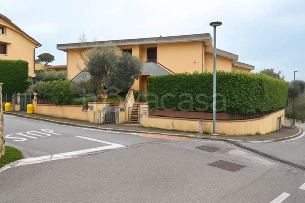 appartamento in vendita a Reggello in zona Pietrapiana