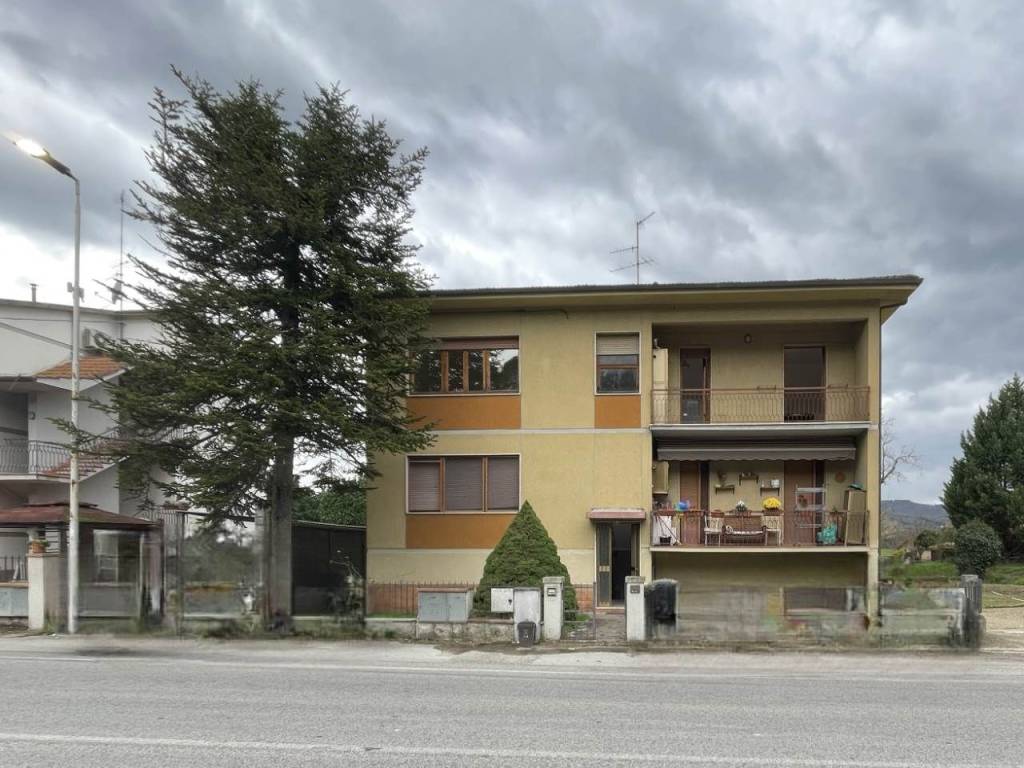 appartamento in vendita a Reggello in zona Leccio