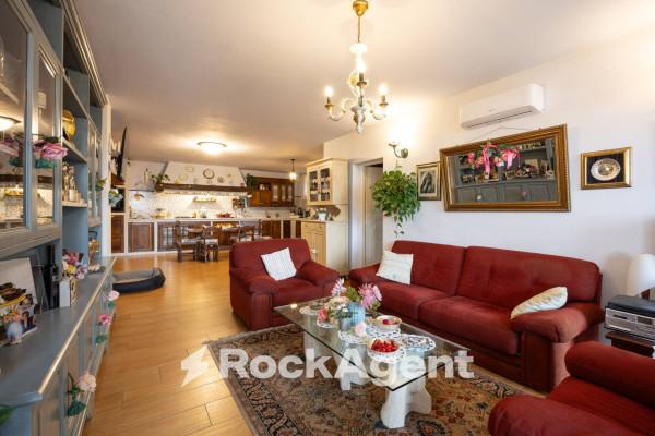 casa indipendente in vendita a Reggello