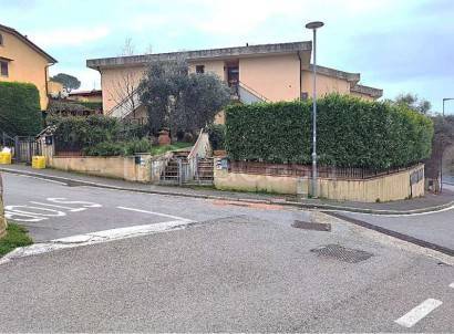 casa indipendente in vendita a Reggello in zona Pietrapiana