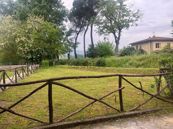 appartamento in vendita a Reggello in zona Leccio