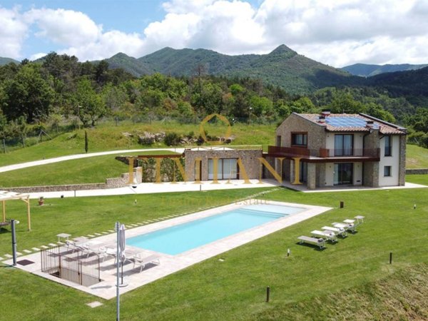 casa indipendente in vendita a Reggello