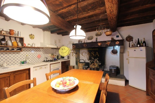 casa indipendente in vendita a Reggello in zona Pietrapiana