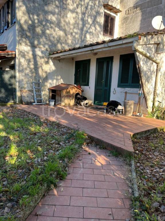 casa indipendente in vendita a Reggello in zona Montanino