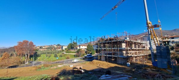 casa indipendente in vendita a Reggello