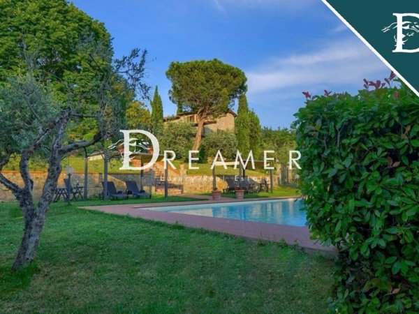 casa indipendente in vendita a Reggello