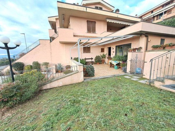 appartamento in vendita a Reggello in zona Donnini