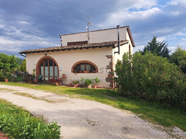 casale in vendita a Reggello in zona Cascia