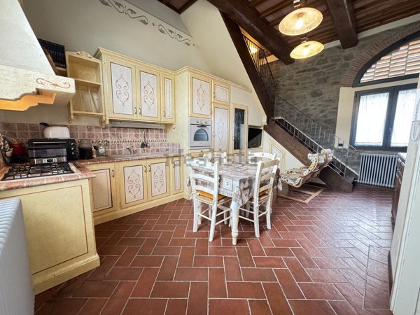 casa indipendente in vendita a Reggello