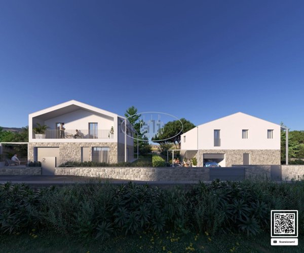 casa indipendente in vendita a Reggello