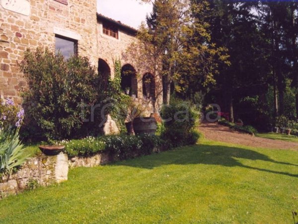 casa indipendente in vendita a Reggello in zona Donnini