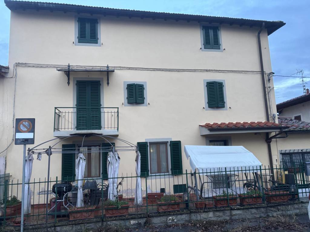 casa indipendente in vendita a Reggello in zona Montanino