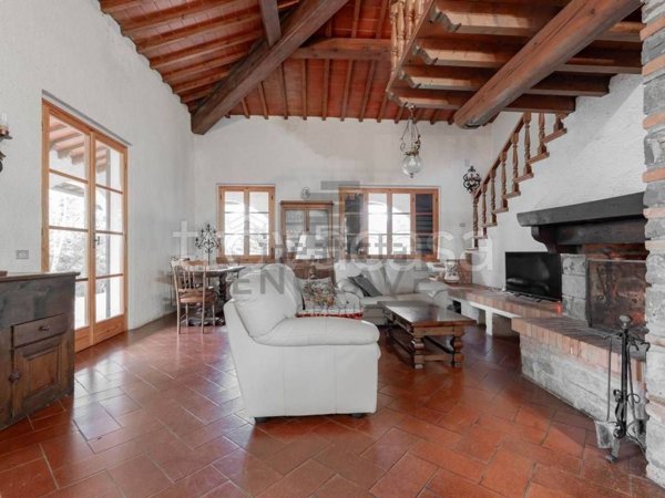 casa indipendente in vendita a Reggello