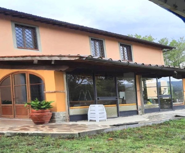 casa indipendente in vendita a Reggello in zona Ciliegi