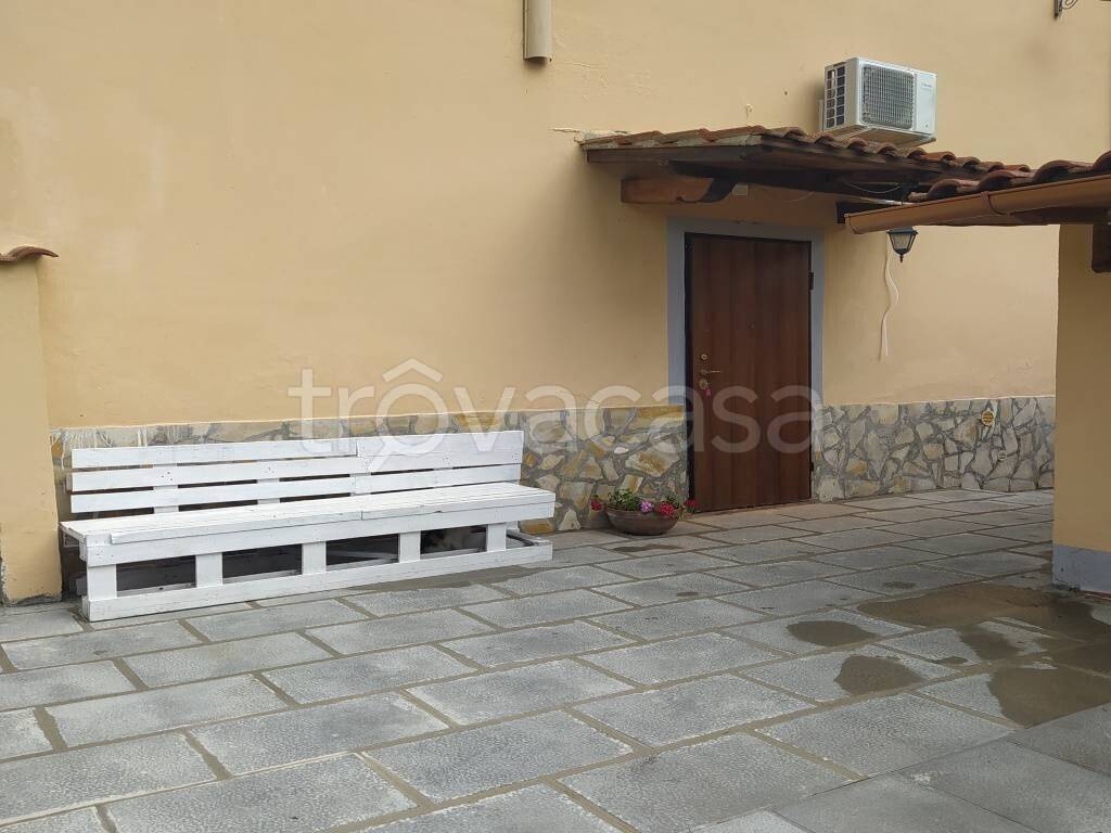 casa indipendente in vendita a Reggello in zona Ciliegi