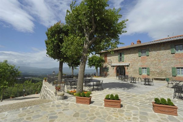 casale in vendita a Reggello