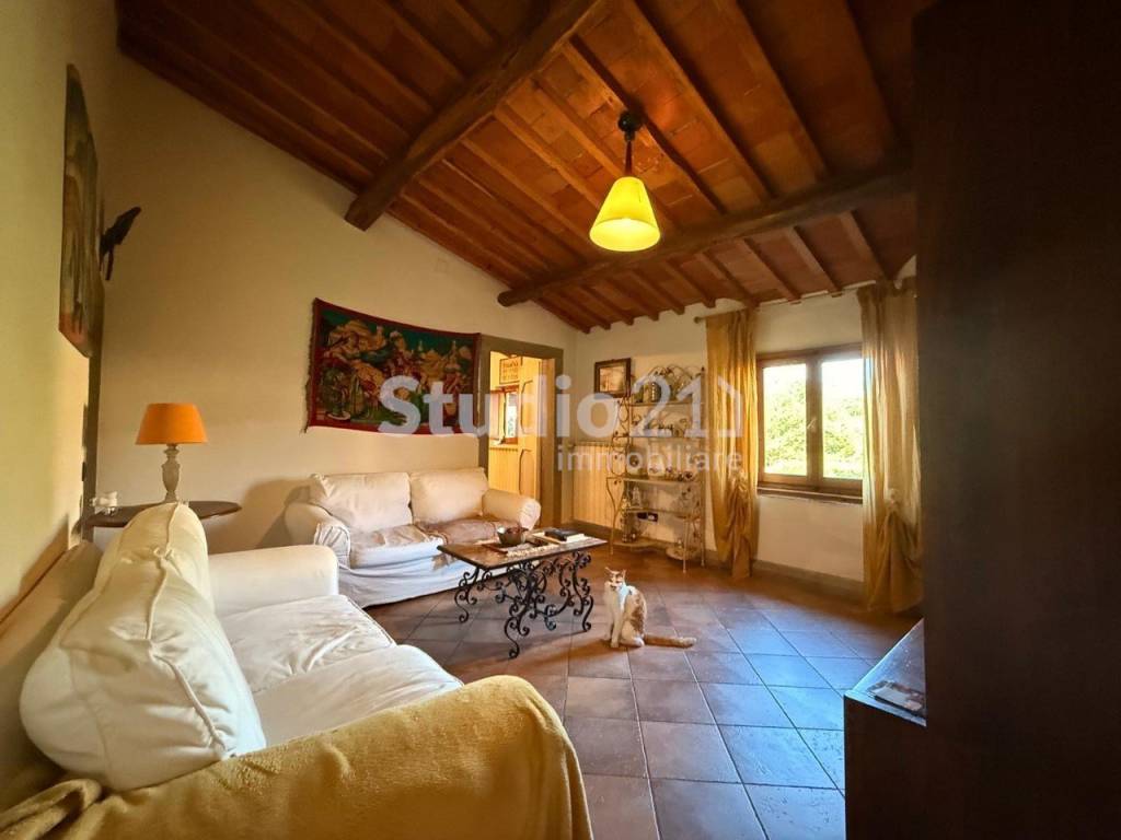 casa semindipendente in vendita a Reggello