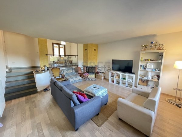 casa indipendente in vendita a Reggello in zona Pietrapiana