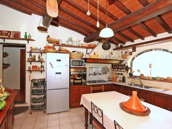 casa indipendente in vendita a Reggello in zona Leccio