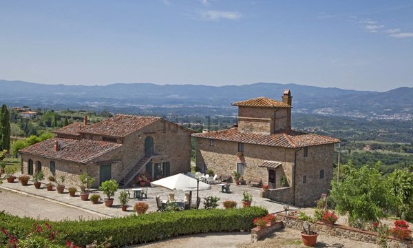 negozio in vendita a Reggello