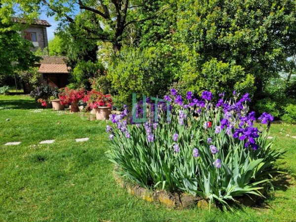casa indipendente in vendita a Reggello in zona Cascia