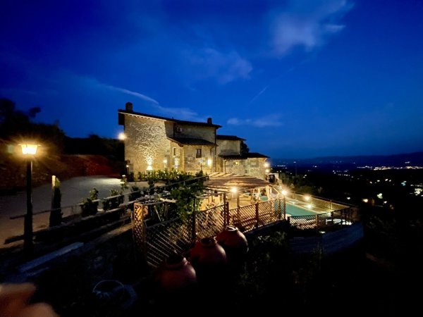 casa indipendente in vendita a Reggello