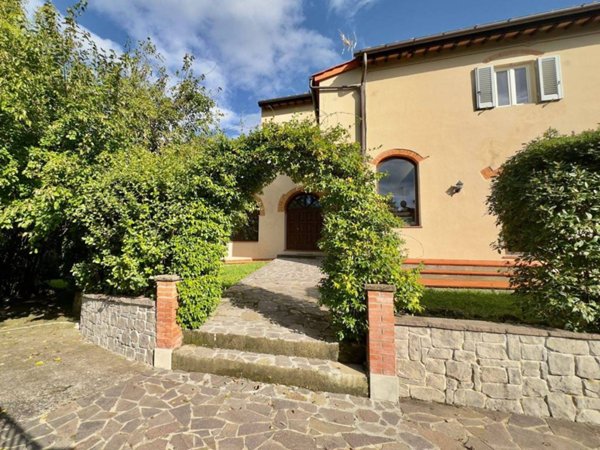 casa indipendente in vendita a Reggello