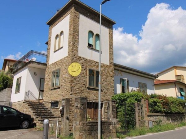 casa indipendente in vendita a Reggello
