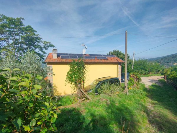 casa indipendente in vendita a Reggello